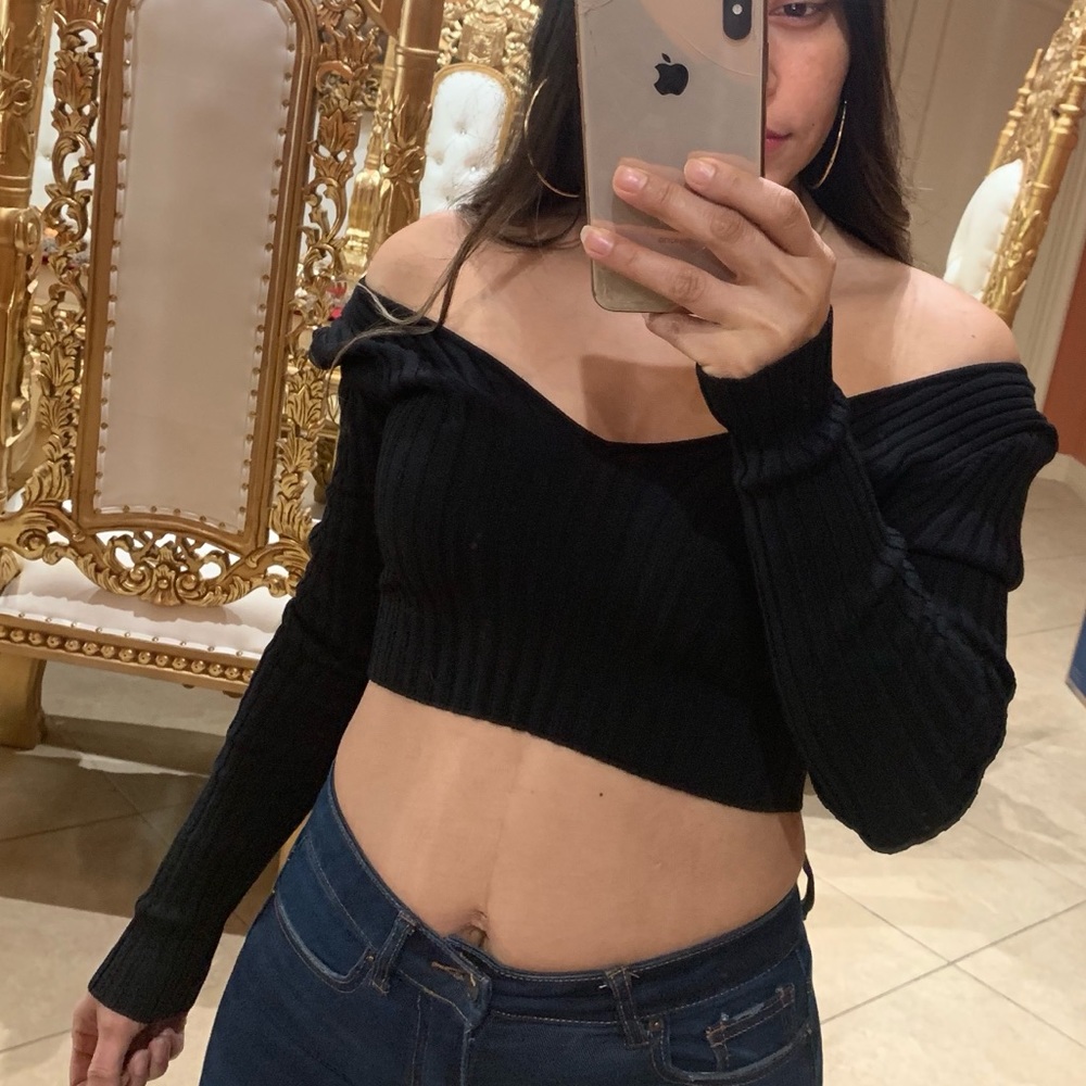 ANDREA Knit Long Sleeve Crop Top - Picture 3 of 3